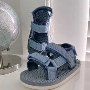 New-Cat&Jack toddler sandals size 7